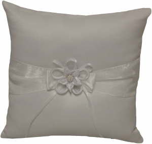 RING PILLOWS W/ ROSE FLOWER IN MIDDLE (WHITE)